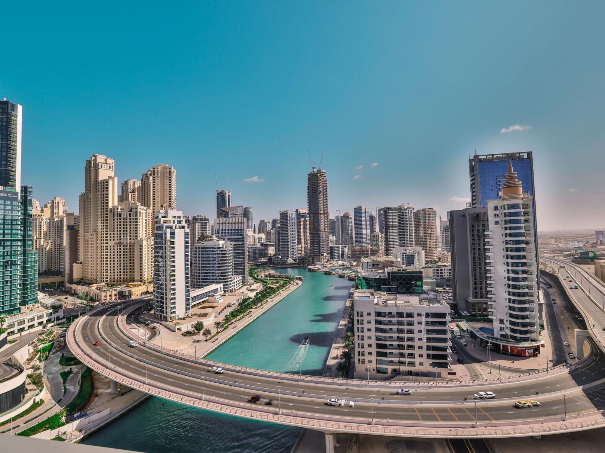 Luxurious Apartments Dubai Marina Views Pool Gym By Sojo Stay エクステリア 写真
