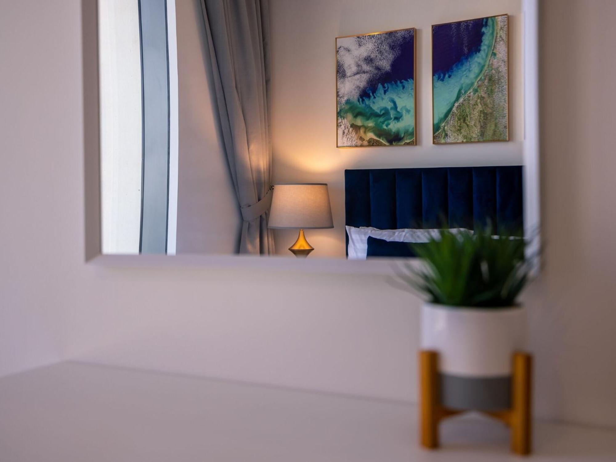 Luxurious Apartments Dubai Marina Views Pool Gym By Sojo Stay エクステリア 写真